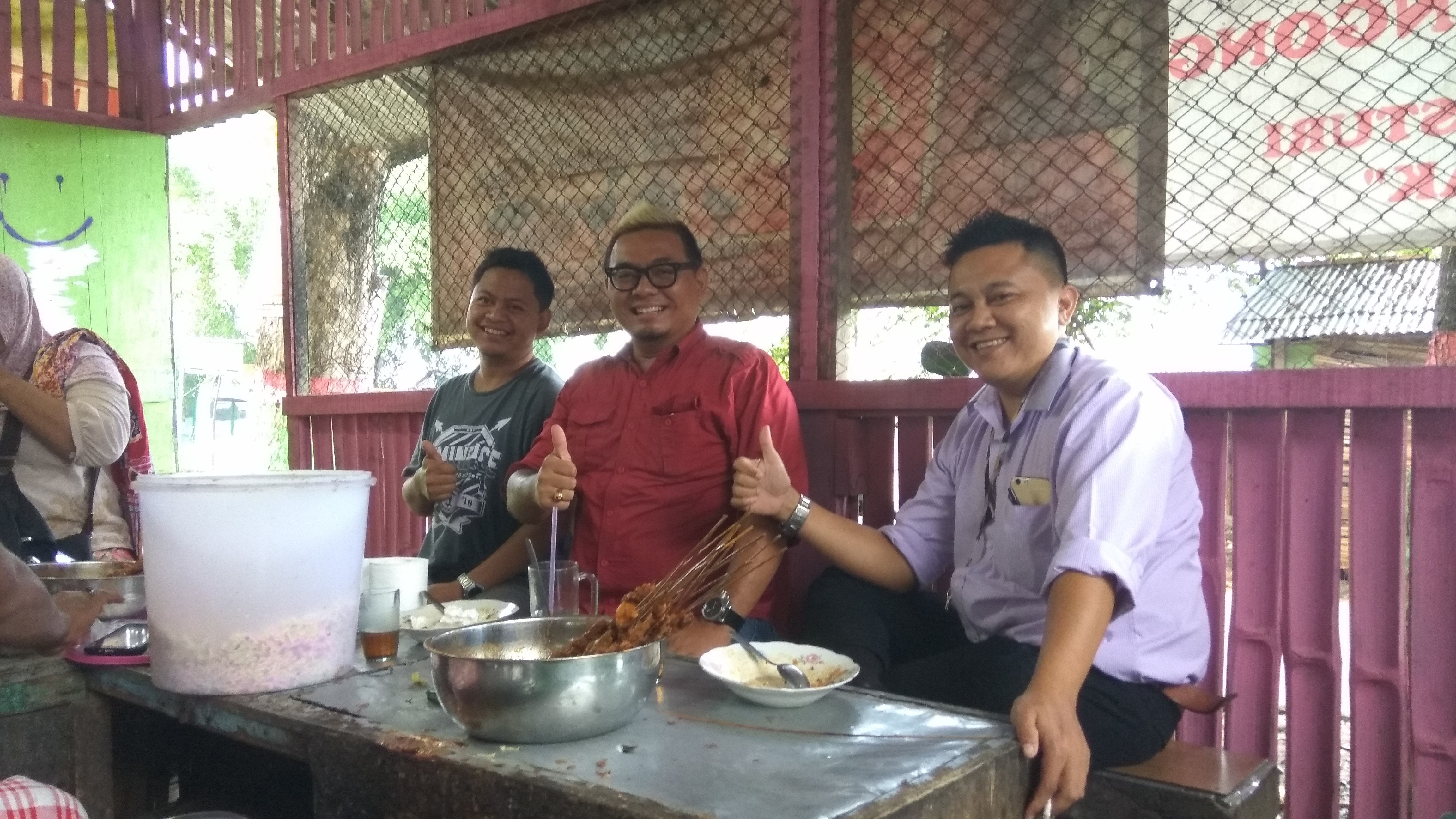 Kupat blengong brebes, paling enak rasanya