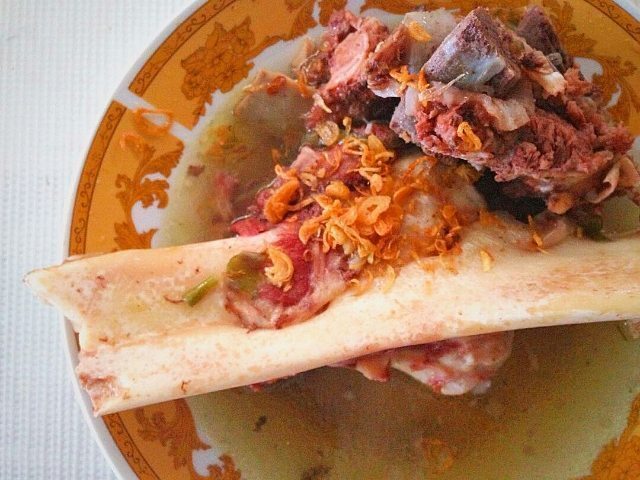 Kaldu sumsum Sampang