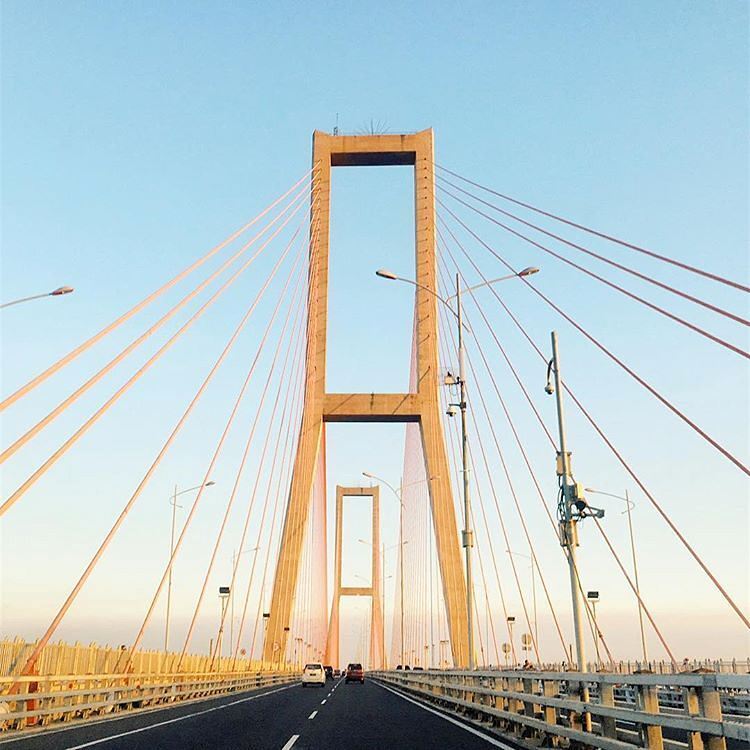 Suramadu masih terpantau sepi