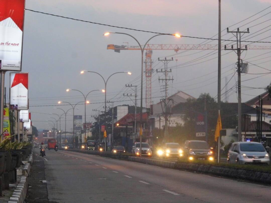 jalan pantura dalam kota tegal
