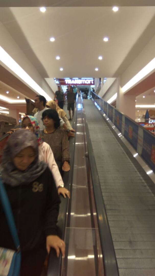 suasana transmart tegal