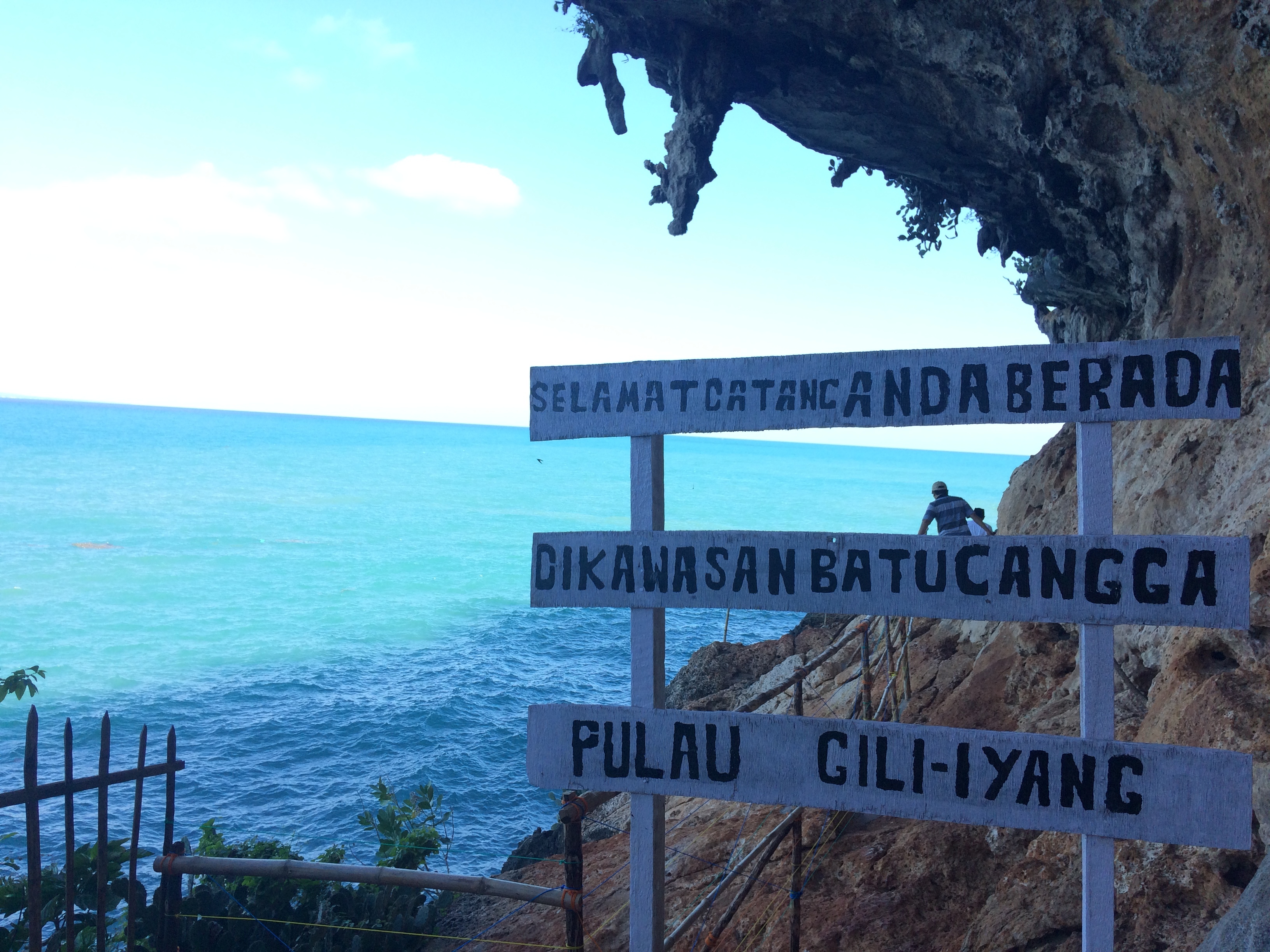 Pesona Gua Canggah di Gili Iyang