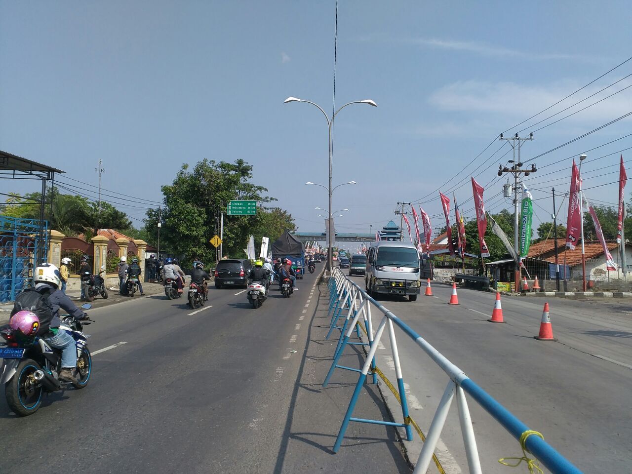 suasana pantura tegal, masih banyak yang ditutup