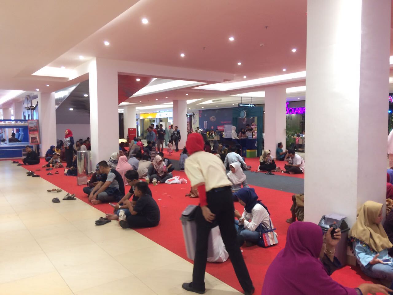 rest area transmart tegal, hehehehe