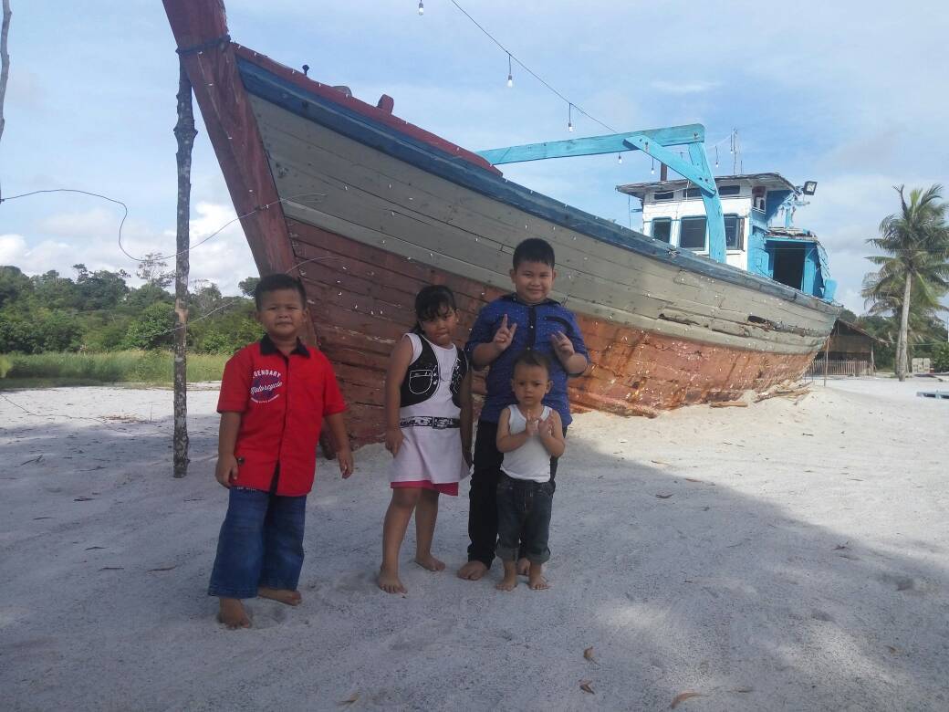 Narsis di Pantai Tanjung Tinggi
