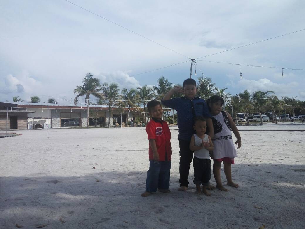 ngabuburit ke pantai