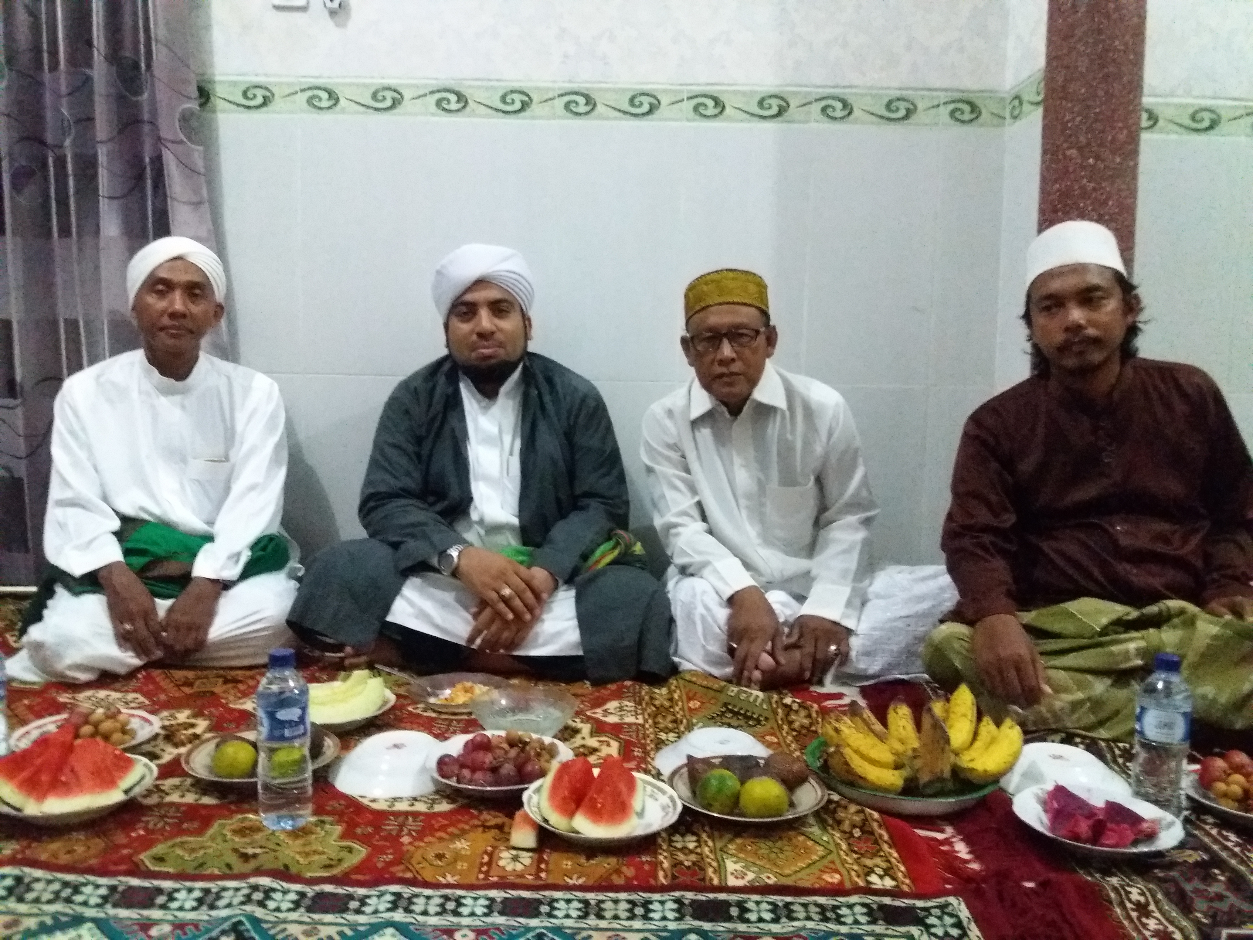 manisbuah semangka pisang anggur