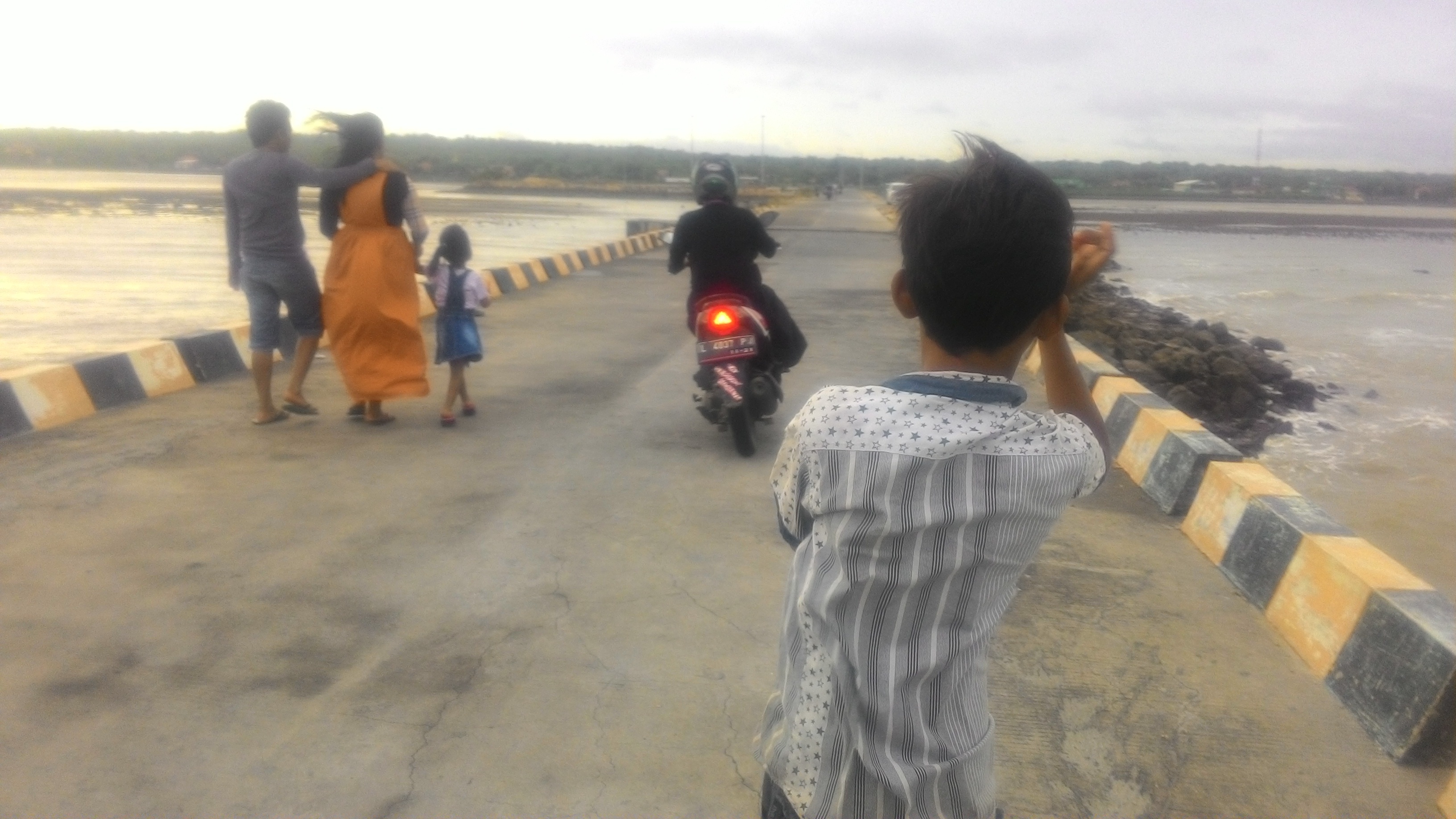 mau menyebrangi gili genting