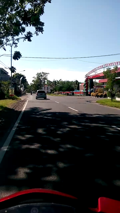 &#91;Mudik Di Hari Lebaran&#93; Situasi depan kantor pertamina camplong
