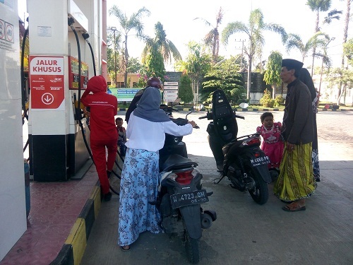 &#91;Mudik Di Hari Lebaran&#93; isi pertamax dulu gan Jubenger sampang