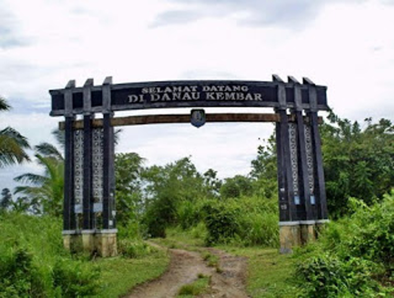 Gerbang Masuk Danau Kembar Kaur