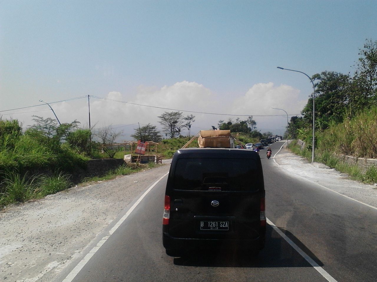 kendaraan &amp;quot;berpunuk&amp;quot; masih banyak yang melintas