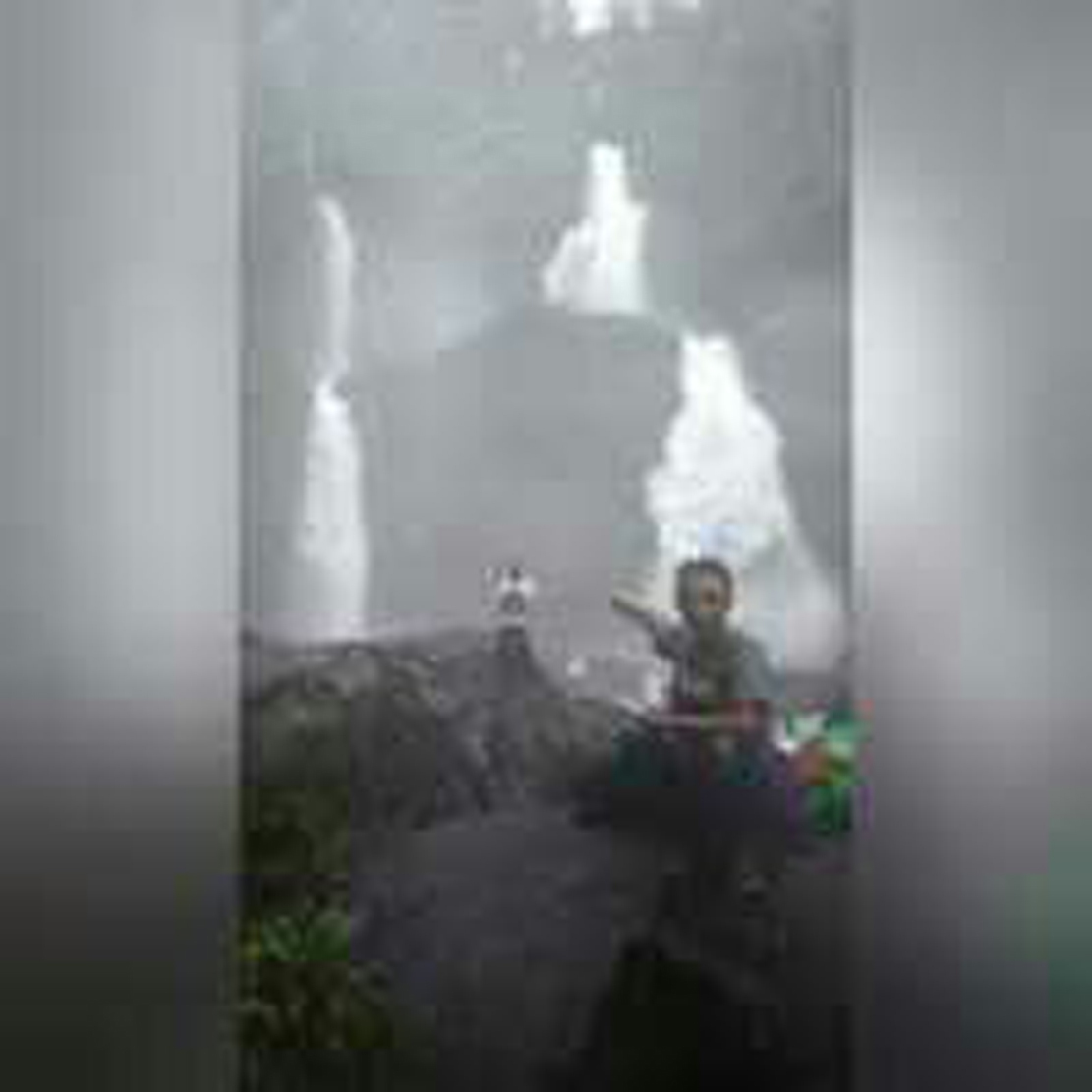 Air Terjun nya Deres Banget