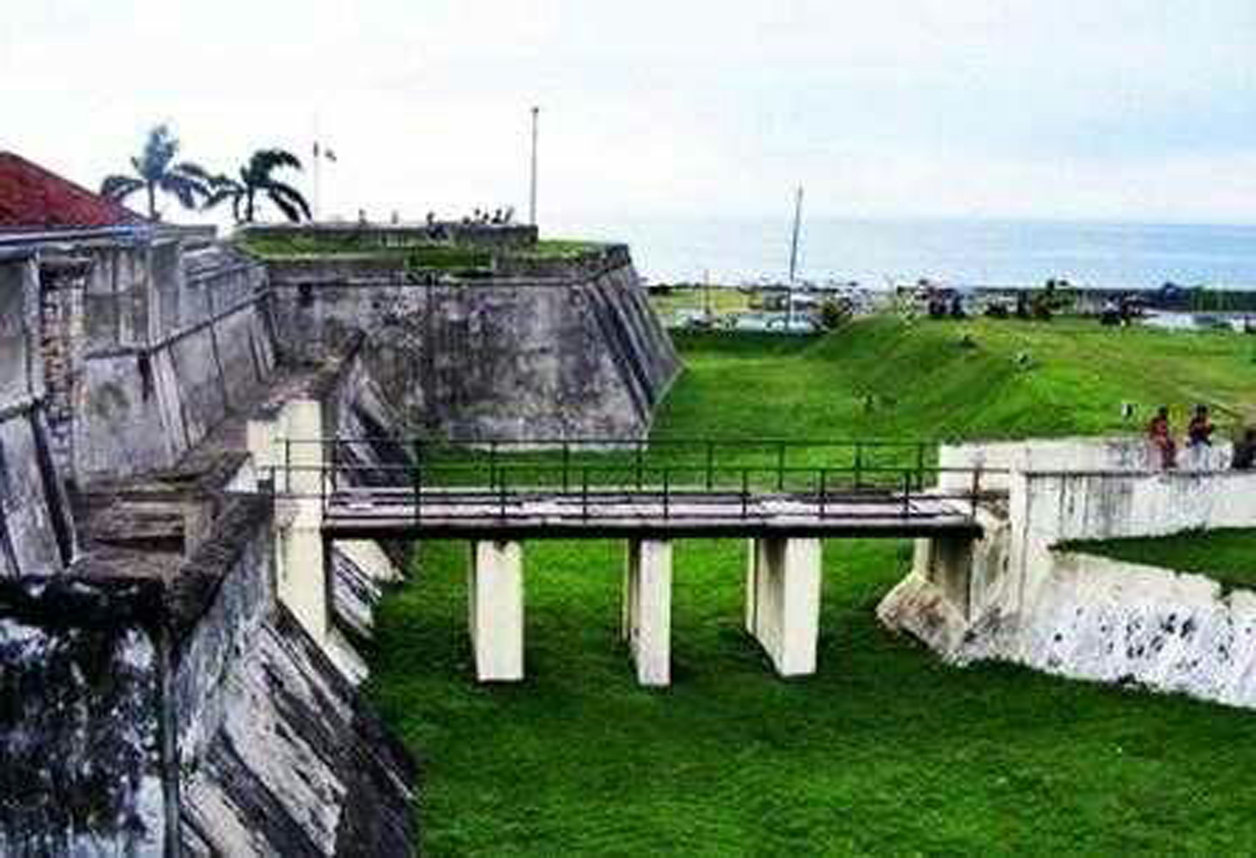 Benteng Marlborough tampak dari Atas