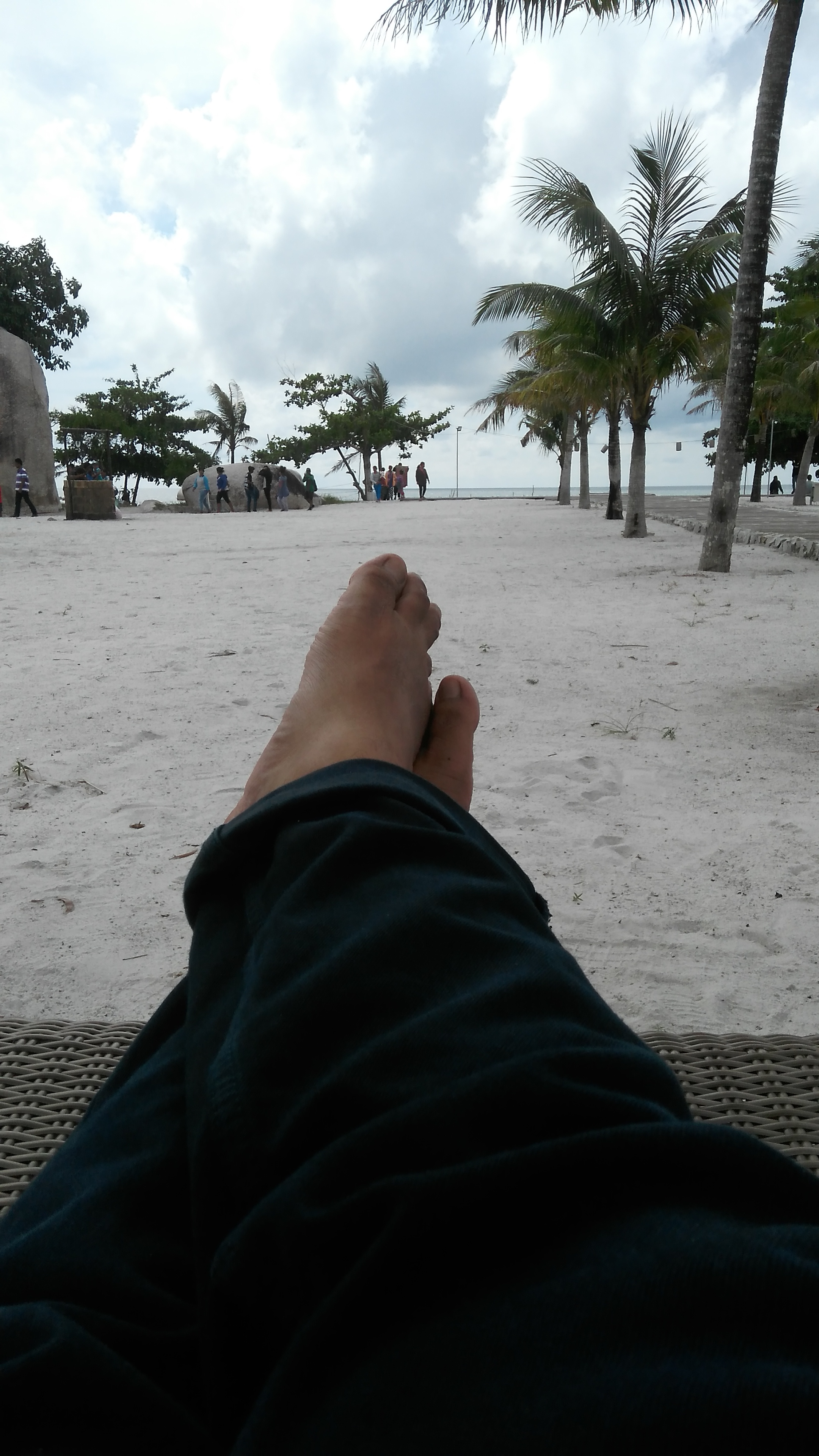 Santai di RM Lemadang Tanjung Tinggi