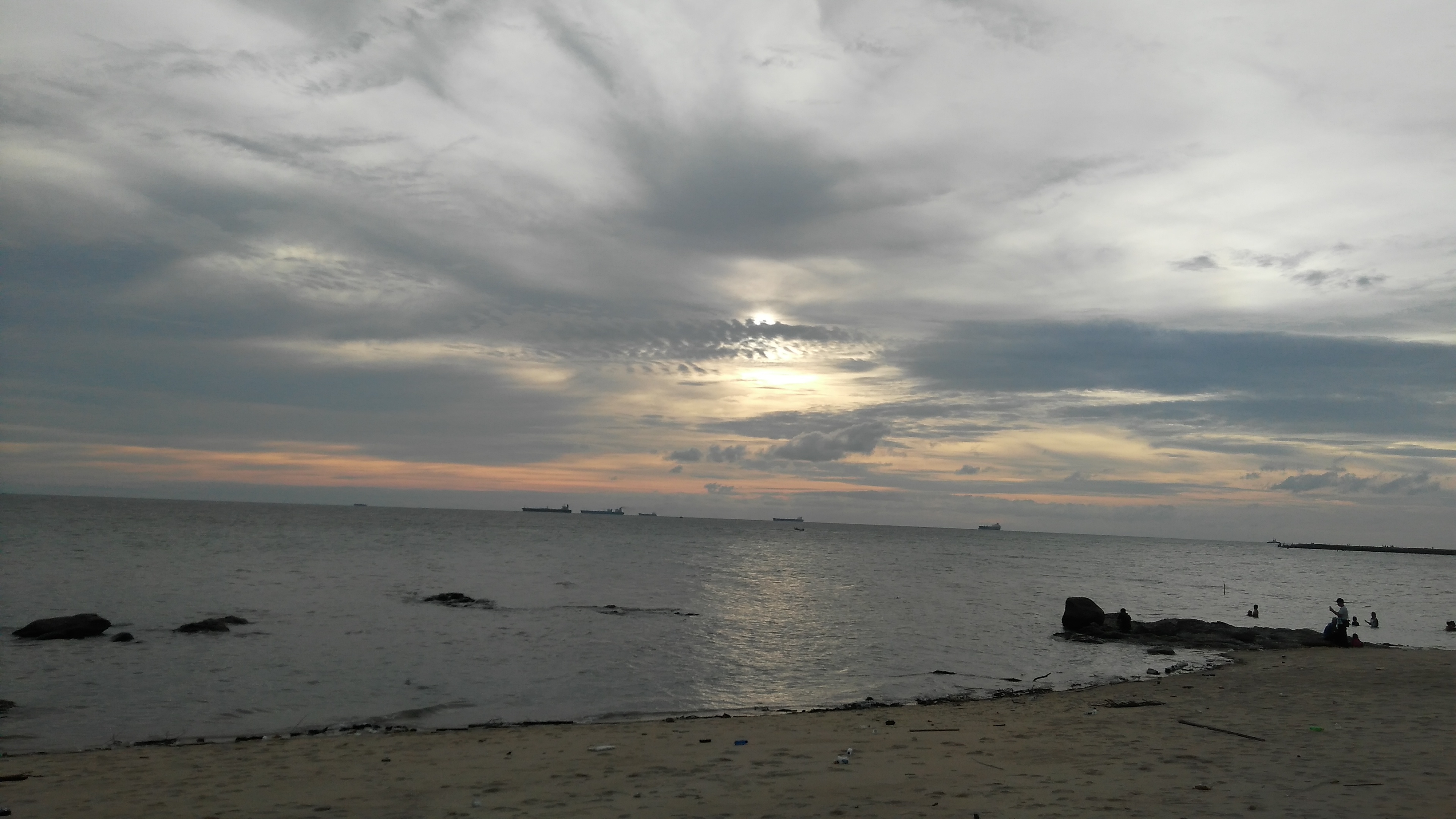 santai di pantai (2)