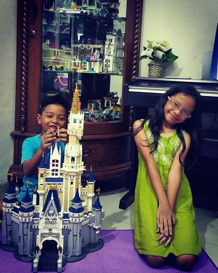 Selesai sudah menyusun lego #BestCollection menjadi istana