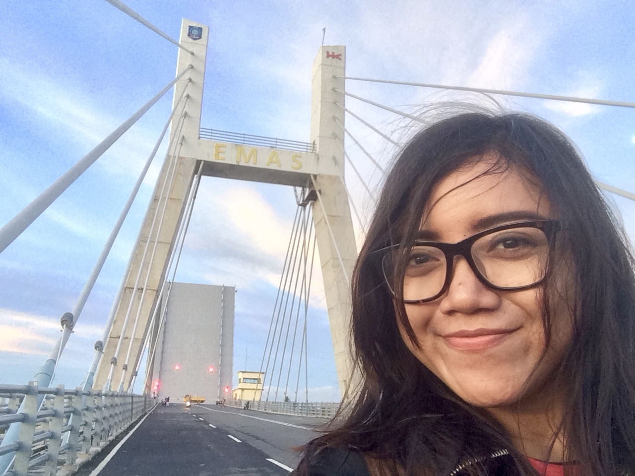 #BestCollection Selfie dengan Jembatan Emas kebanggan dan kepunyaan Indonesia