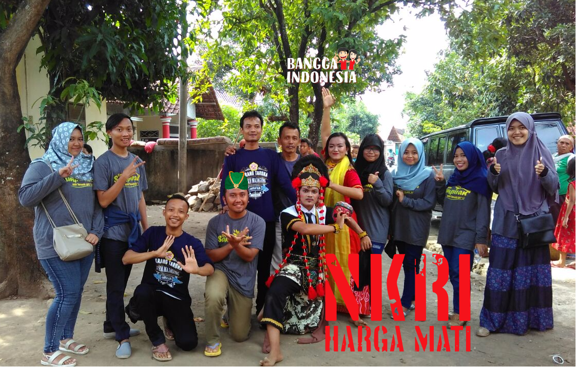 Roadshow Pentas Tari Topeng Kacirebonan bersama karang taruna desa sampiran
