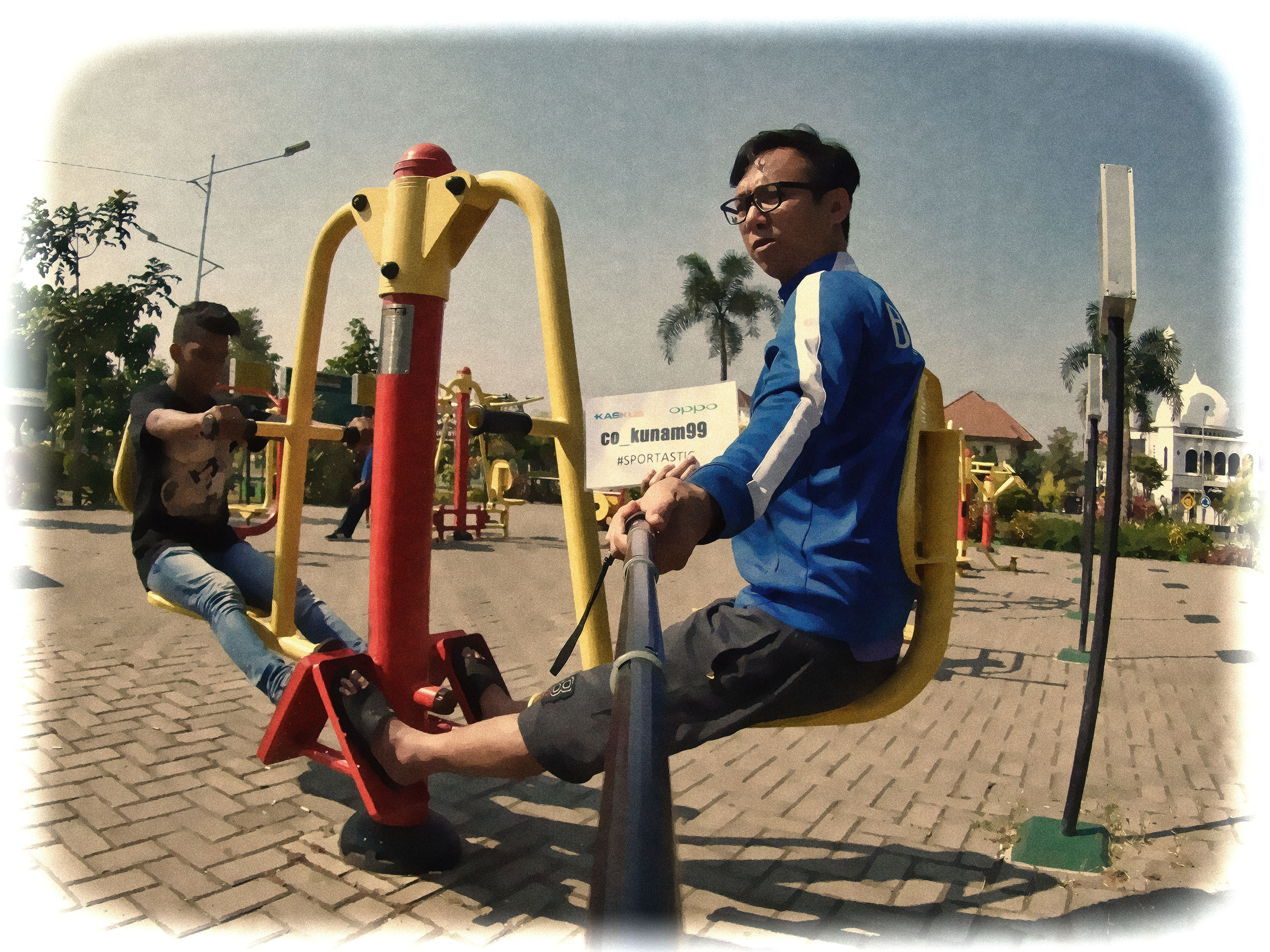 #KASKUSxOPPO #SPORTASTIC Fitness dulu di taman kota 