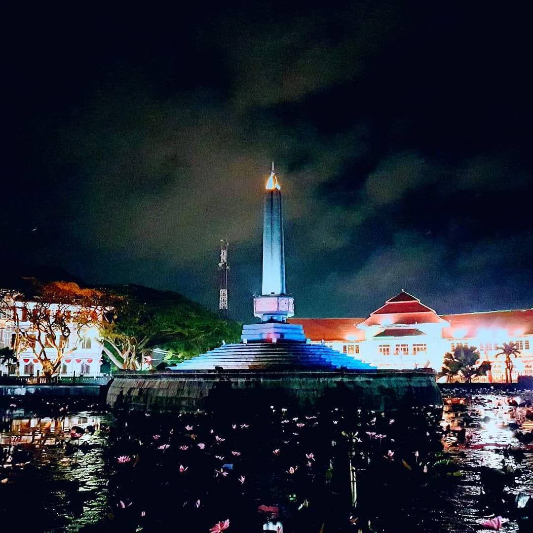Slamat malam kota Malang.... kota penuh perjuangan.. kota penuh kenangan
