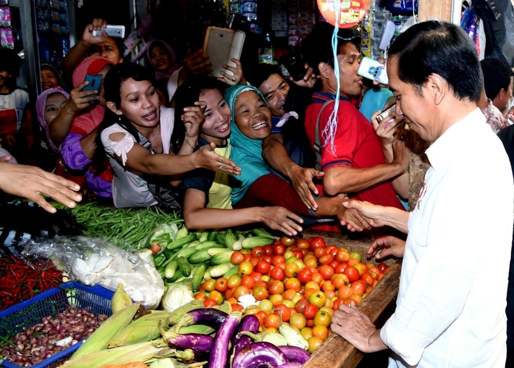 Presiden RI Aja Jajan Di Pasar Kajen, Pekalongan