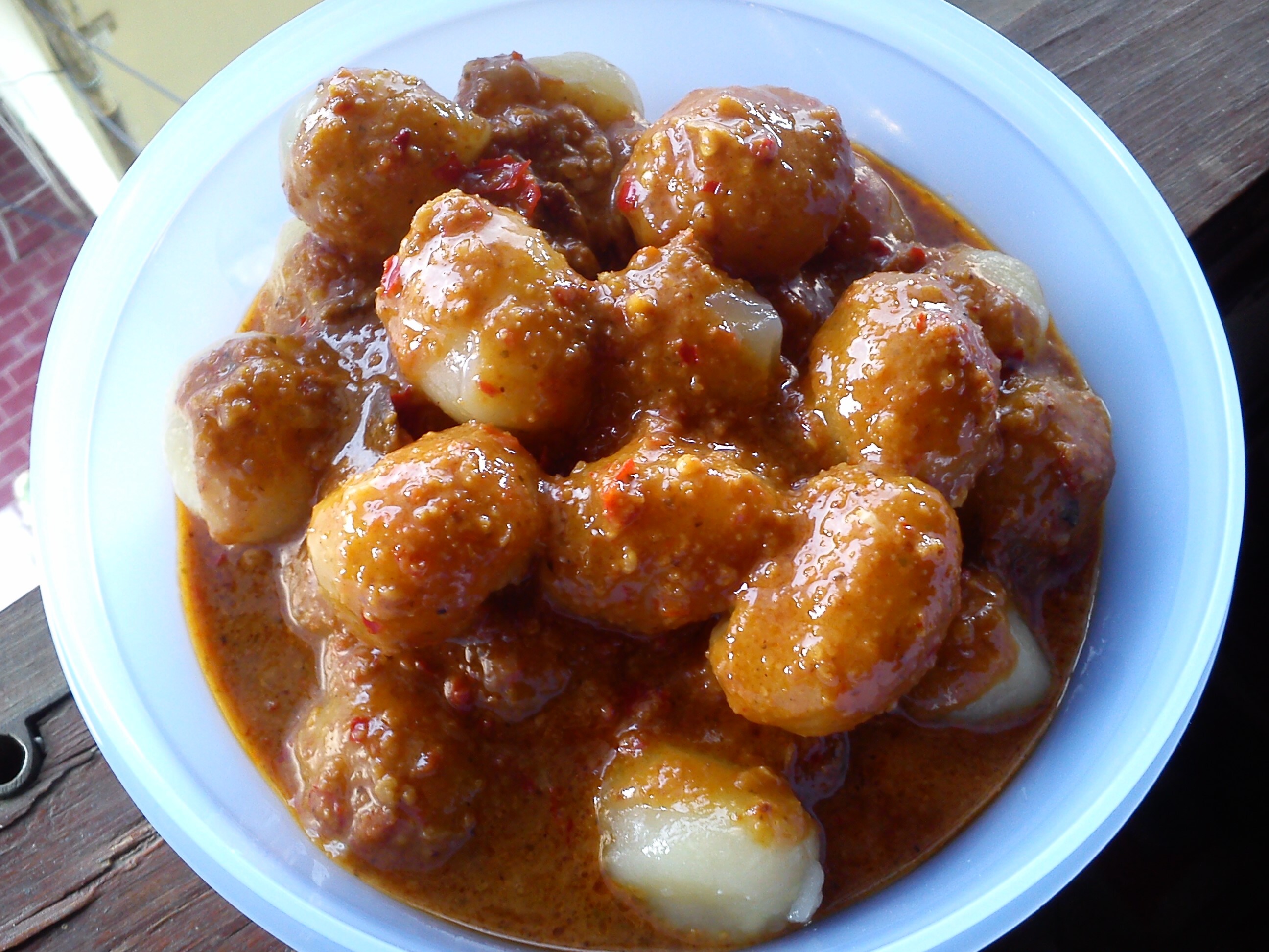 cilok bandung dengan saus kacang yang cetar membahana di lidah