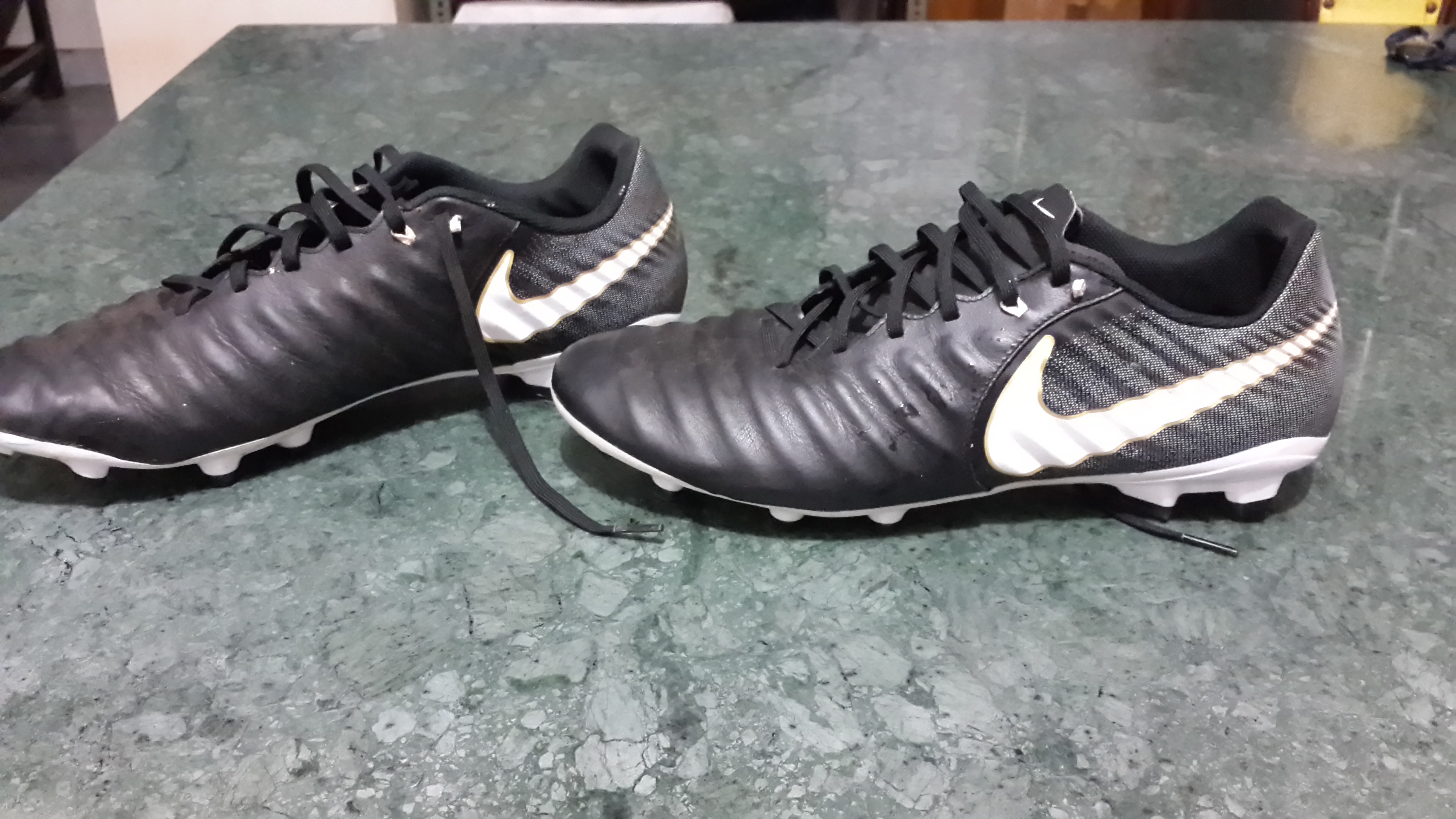 nike tiempo ligera