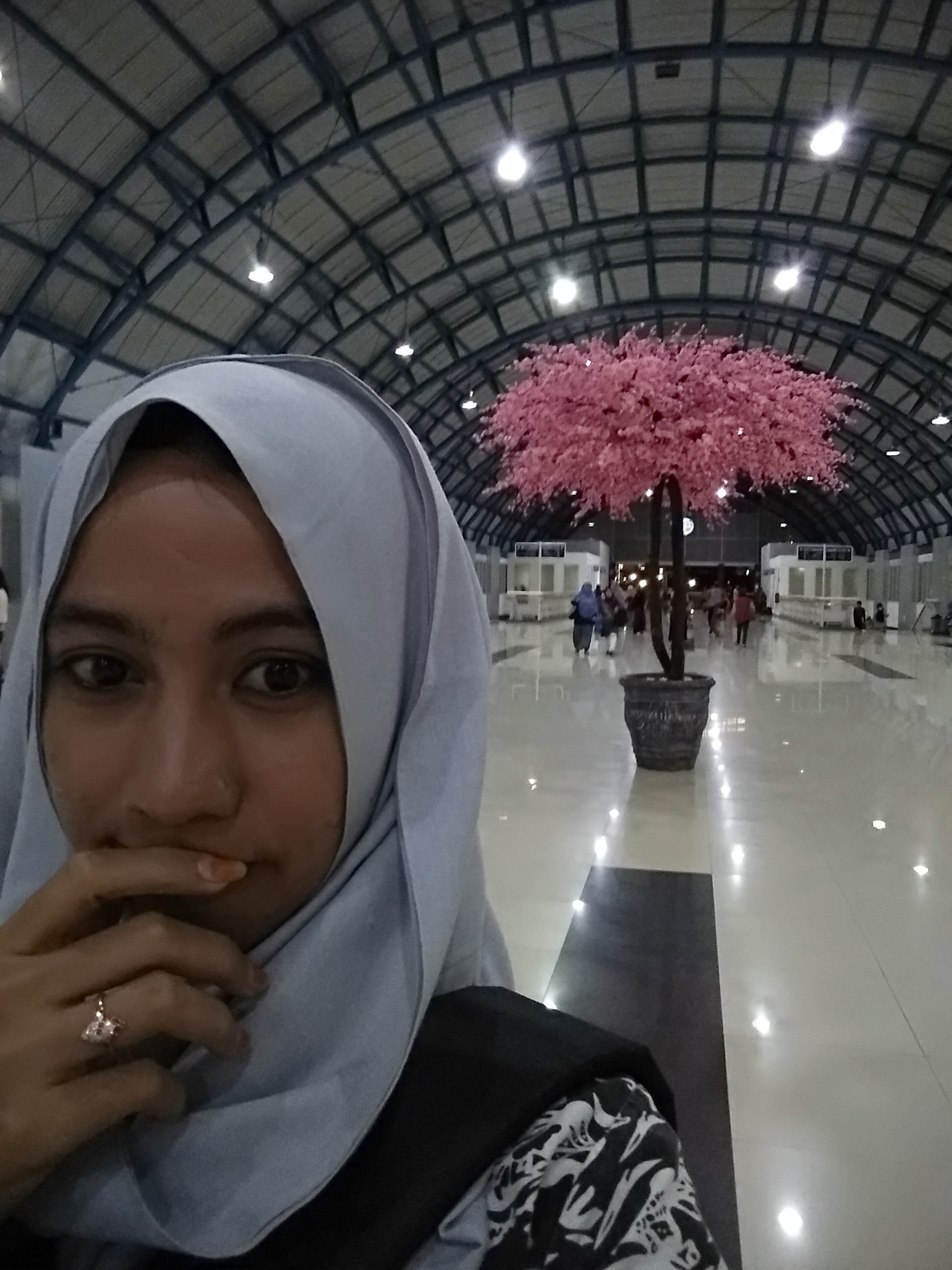 sementara tutup mulut dulu dech tapi tangan mah tetap aktif aja di keyboard