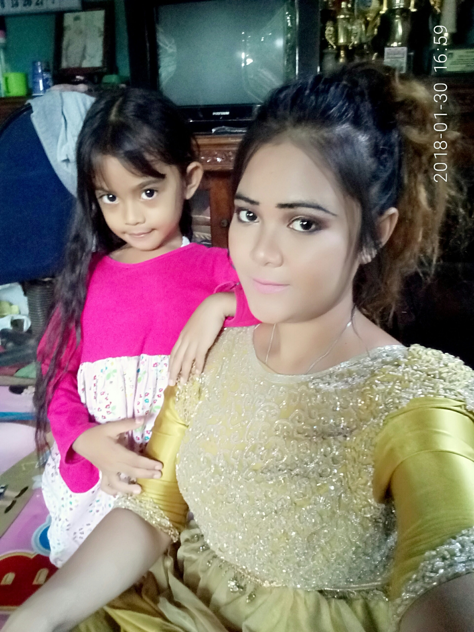 #CaptureTheRealYou The Power Make~Up