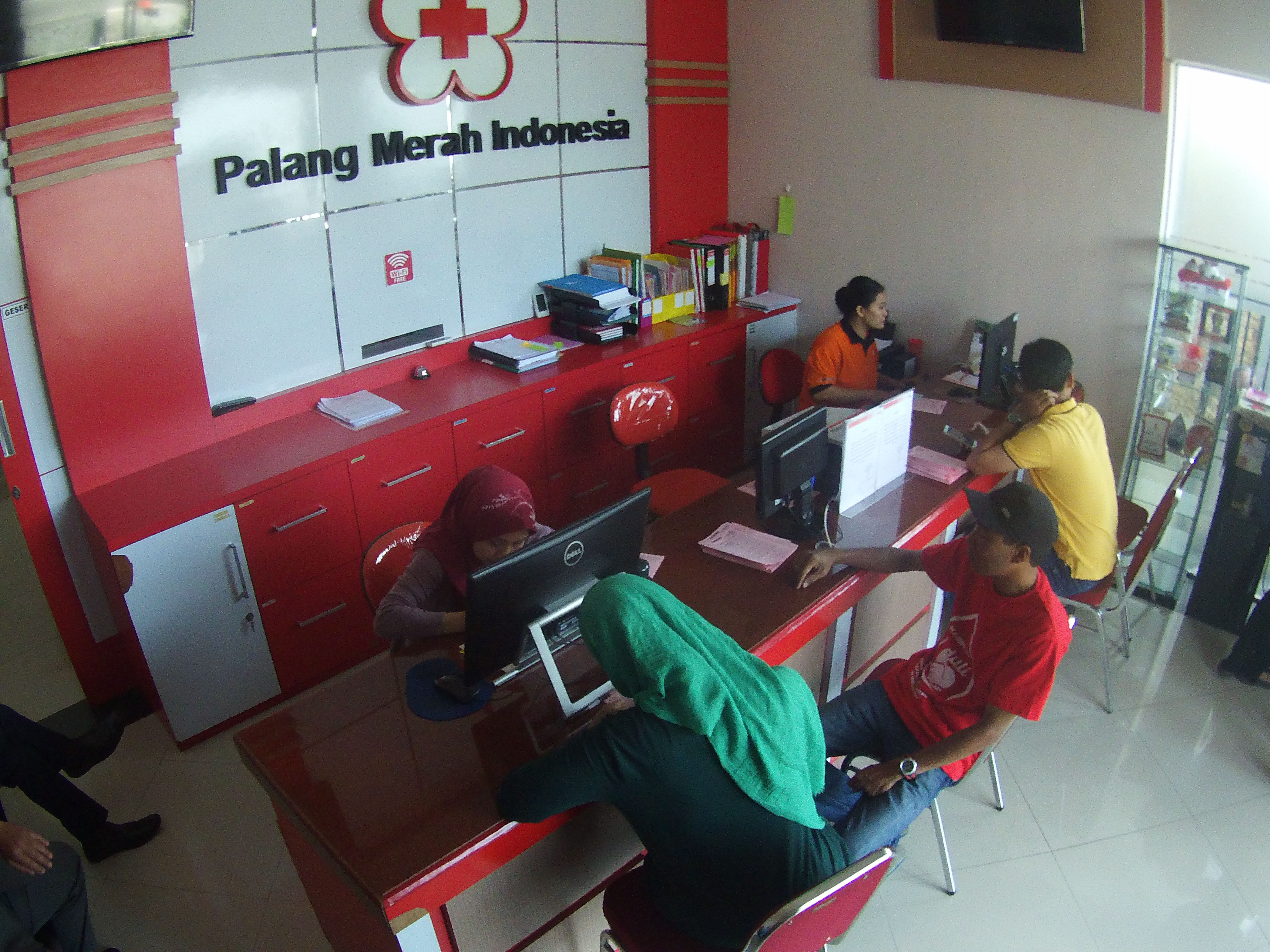 Menunggu dengan sabar