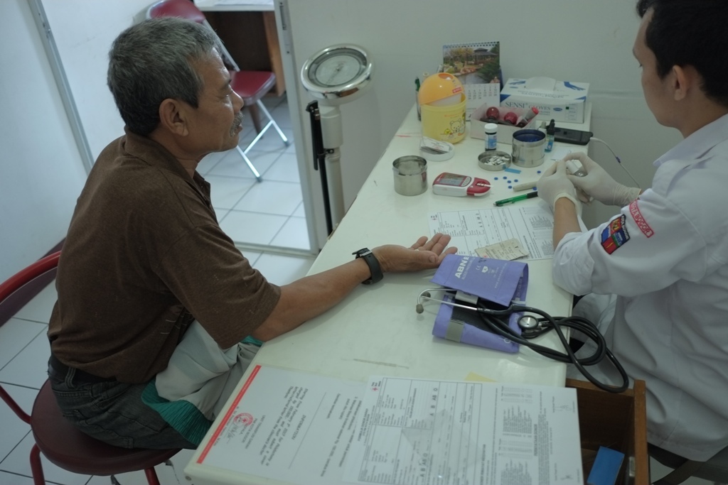 bapak ini jiwa sosialnya tinggi, mantab gan