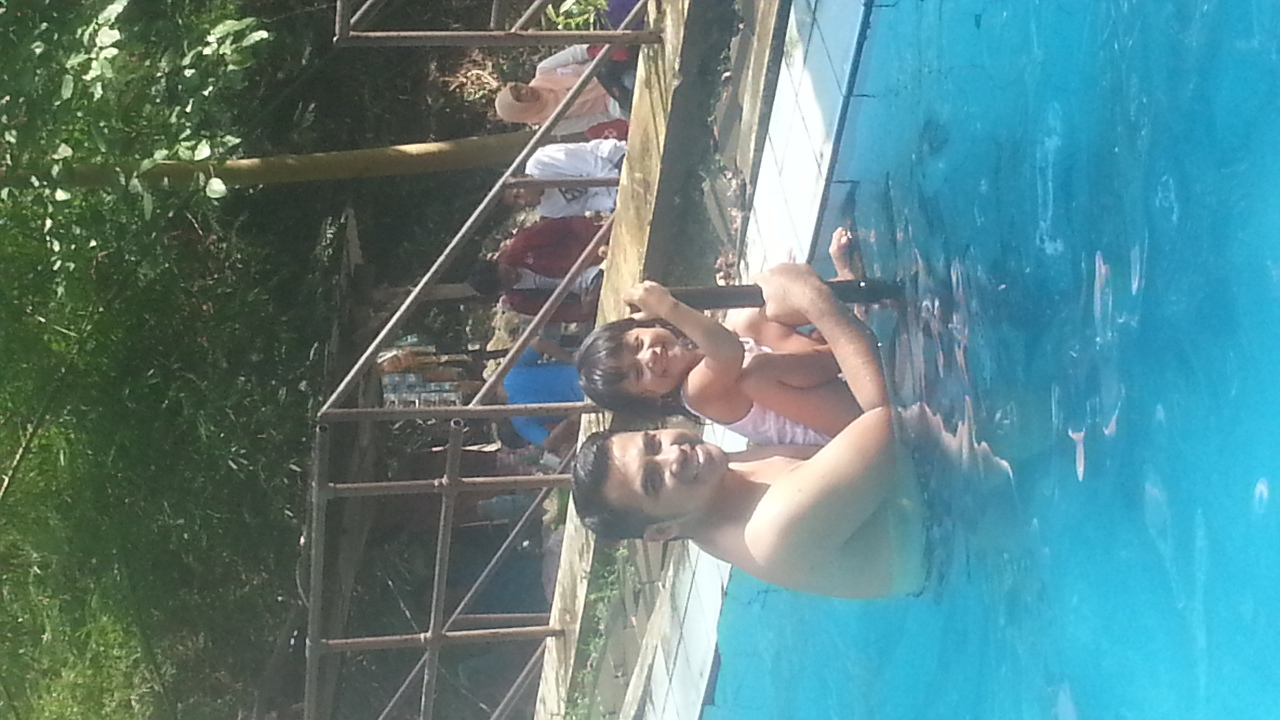 Berenang d tengah hutan
