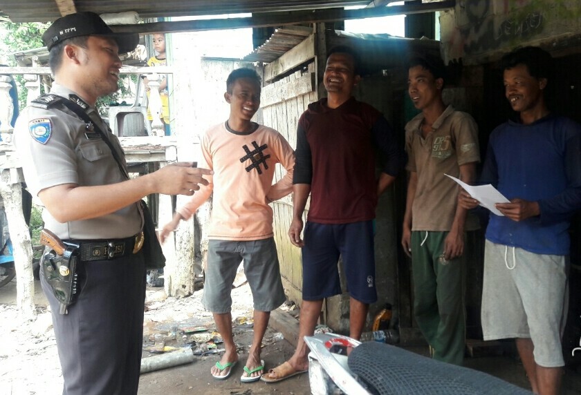 Bhabinkamtibmas Polsek Makarti Jaya Kunjungi Desa Binaan