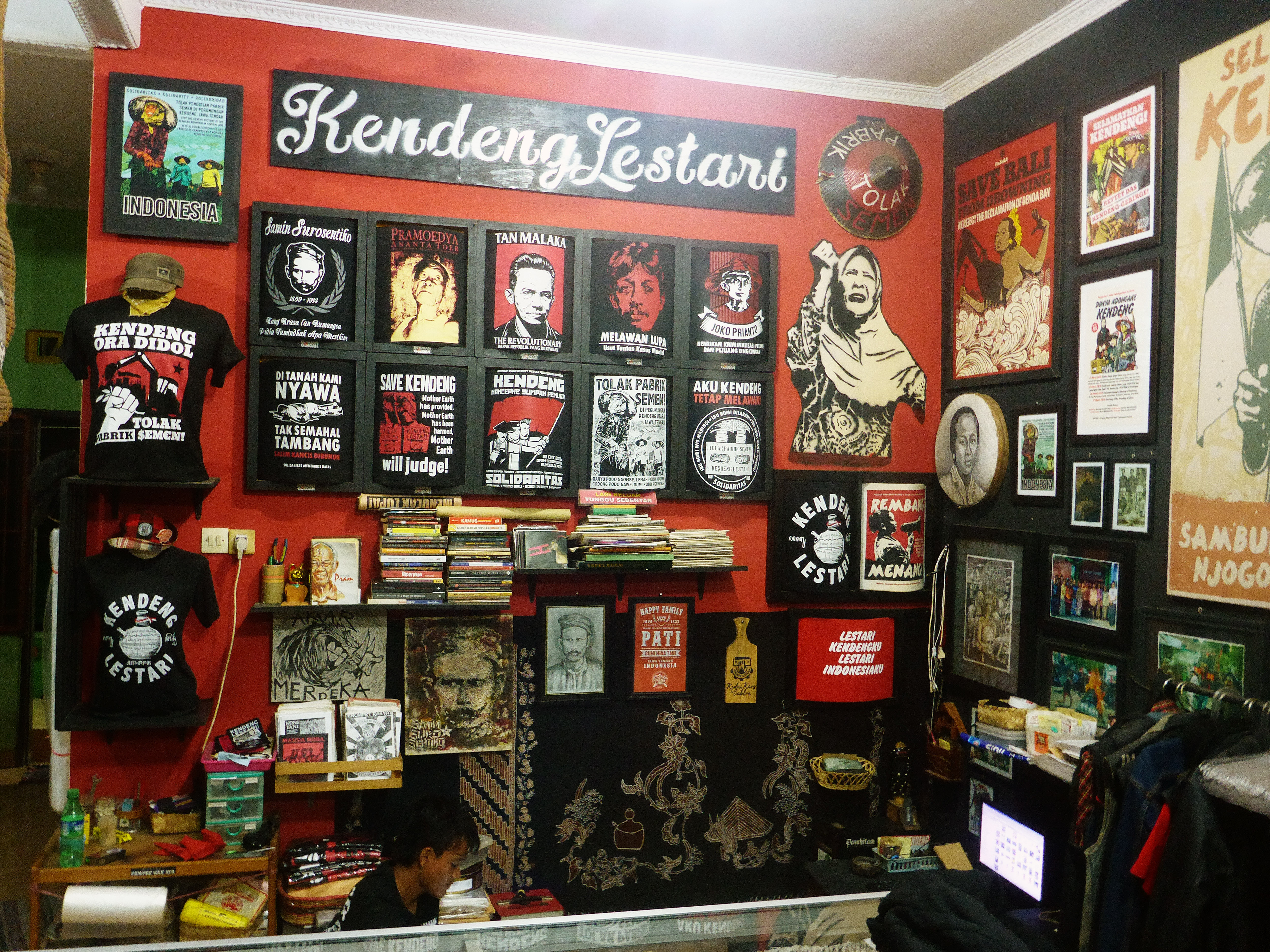 Roemah Goegah (Kedai Kaos & Sablon)
